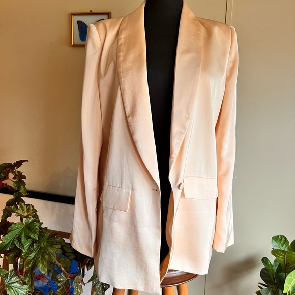 Mabel size medium, pale, pink blazer with shoulder pads - Picture 2 of 13